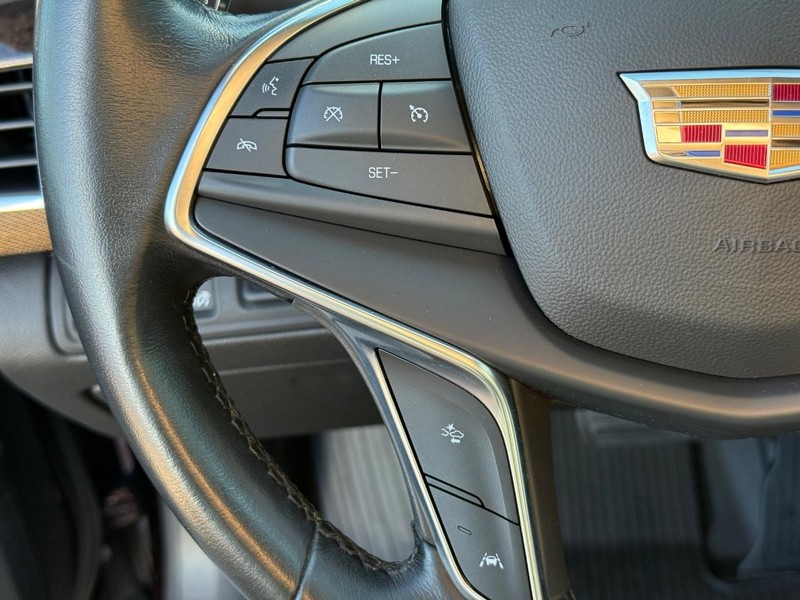 Cadillac CT6 Vehicle Image 16
