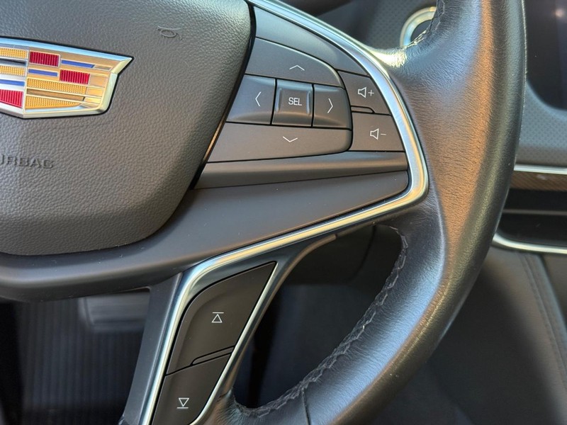 Cadillac CT6 Vehicle Image 17