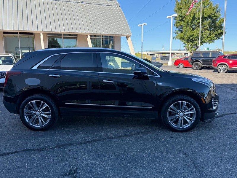 Cadillac XT5 Vehicle Image 02