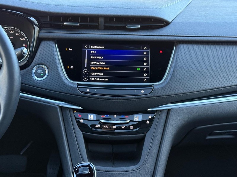 Cadillac XT5 Vehicle Image 12