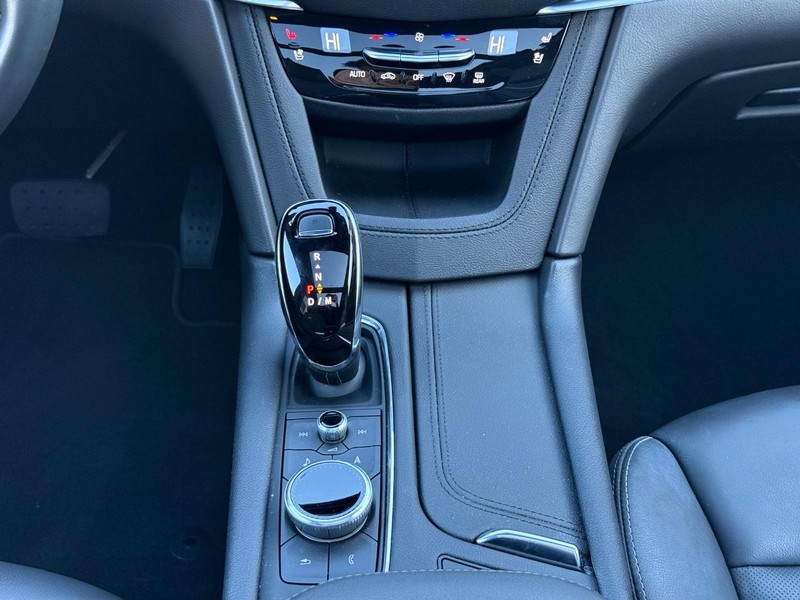 Cadillac XT5 Vehicle Image 13