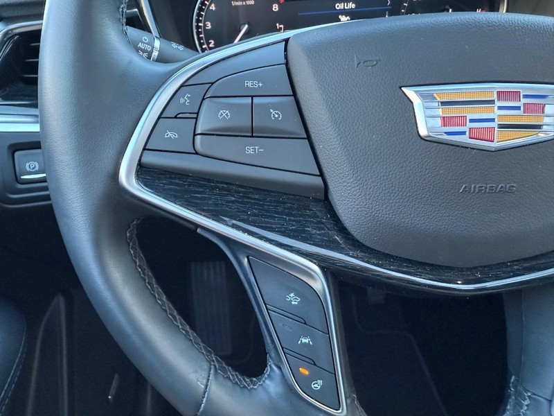 Cadillac XT5 Vehicle Image 17