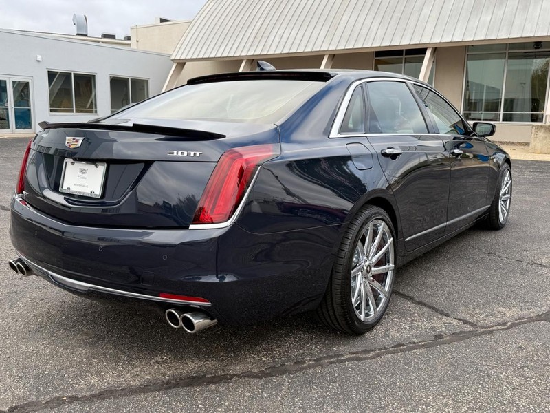 Cadillac CT6 Vehicle Image 03