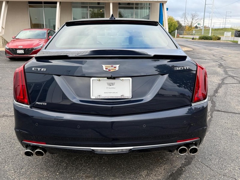 Cadillac CT6 Vehicle Image 04
