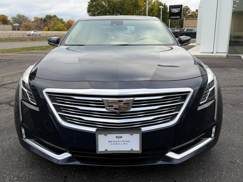 Cadillac CT6 Vehicle Image 09
