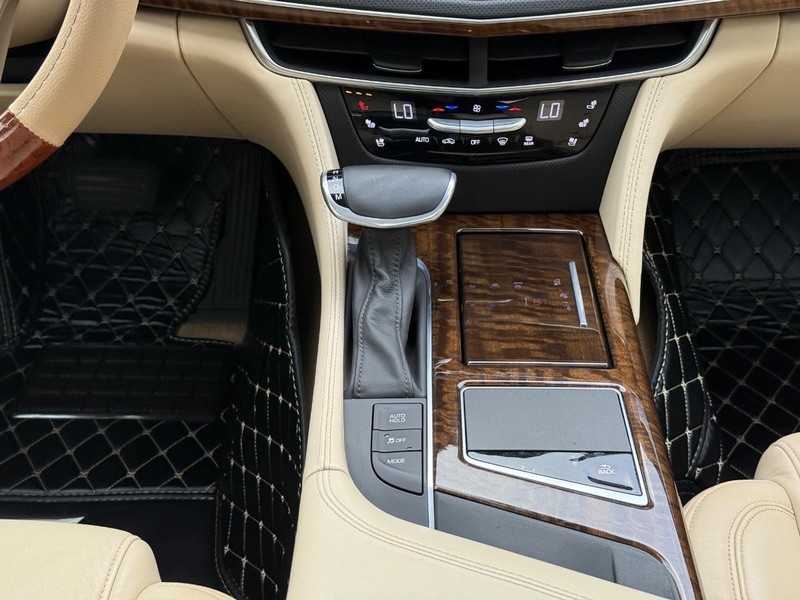 Cadillac CT6 Vehicle Image 13