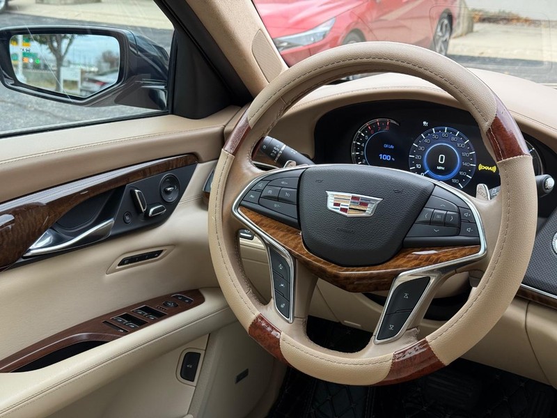 Cadillac CT6 Vehicle Image 14