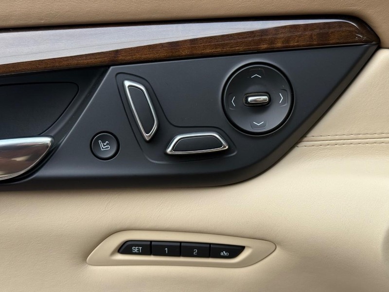 Cadillac CT6 Vehicle Image 16