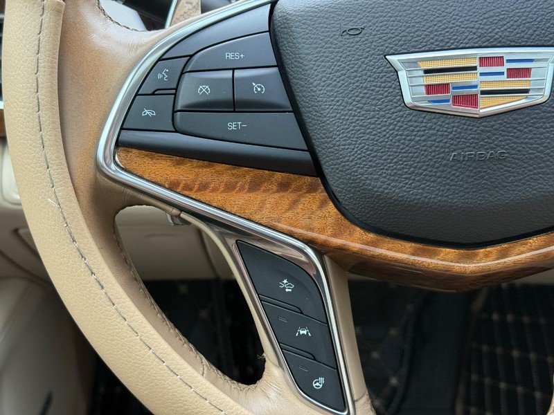 Cadillac CT6 Vehicle Image 17