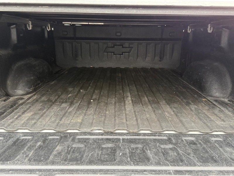 Chevrolet Silverado 2500HD Vehicle Image 05