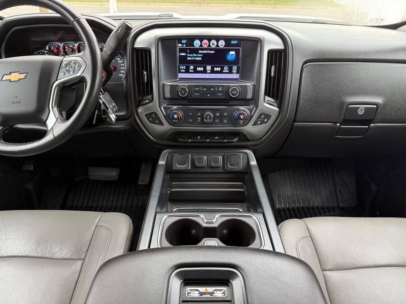 Chevrolet Silverado 2500HD Vehicle Image 11