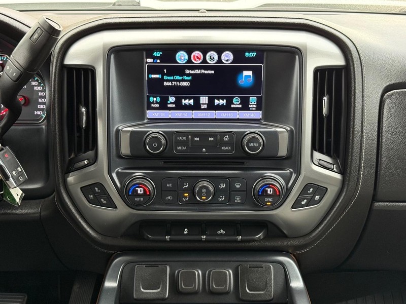 Chevrolet Silverado 2500HD Vehicle Image 12