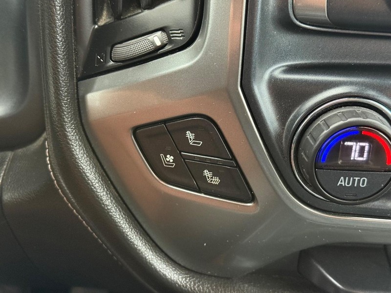 Chevrolet Silverado 2500HD Vehicle Image 20