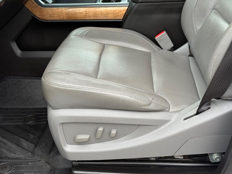 Chevrolet Silverado 2500HD Vehicle Image 22