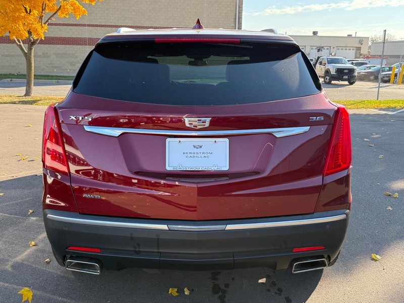 Cadillac XT5 Vehicle Image 04