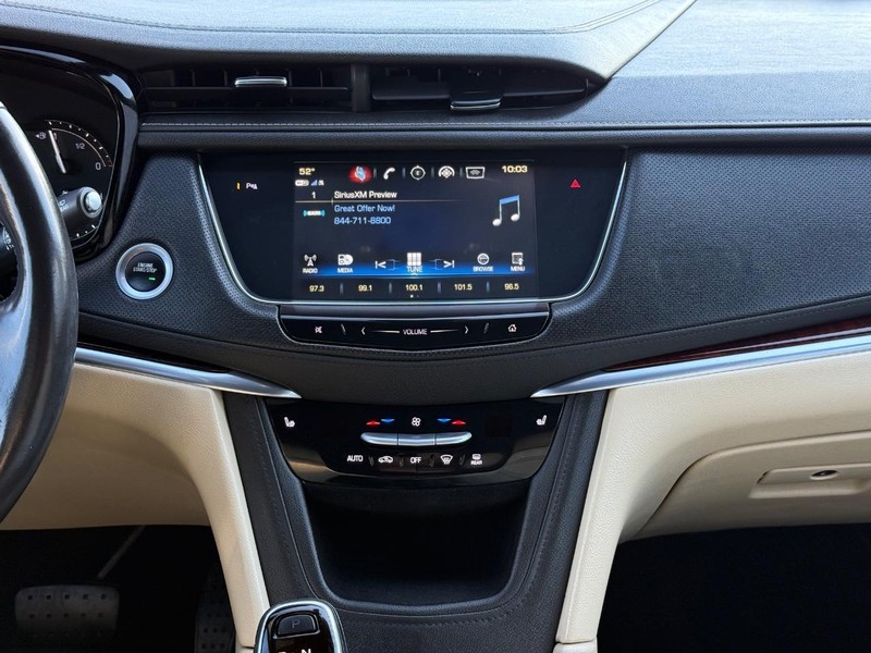 Cadillac XT5 Vehicle Image 12