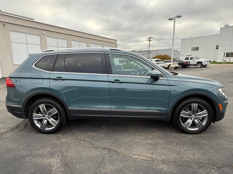 Volkswagen Tiguan Vehicle Image 02