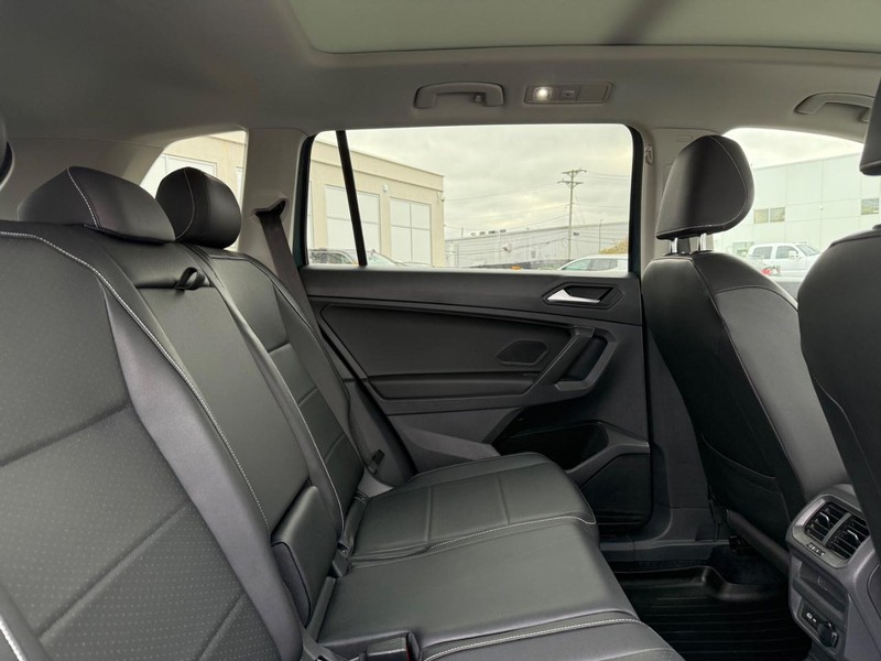 Volkswagen Tiguan Vehicle Image 09