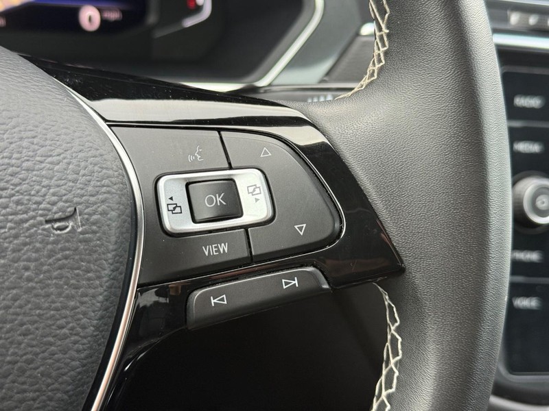 Volkswagen Tiguan Vehicle Image 15