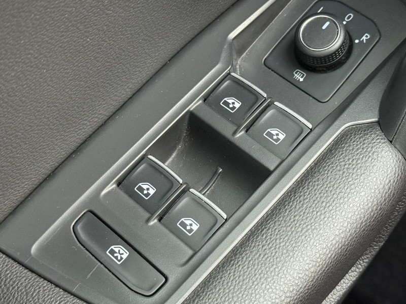 Volkswagen Tiguan Vehicle Image 20