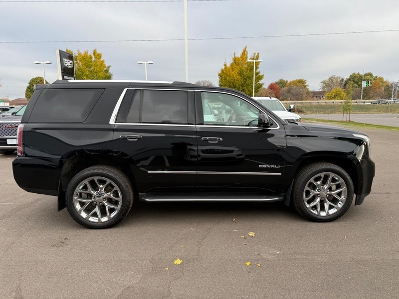 GMC Yukon Vehicle Image 02