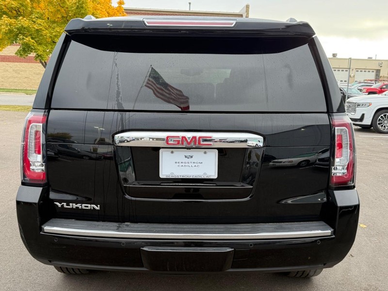 GMC Yukon Vehicle Image 04