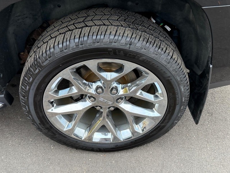 GMC Yukon Vehicle Image 07