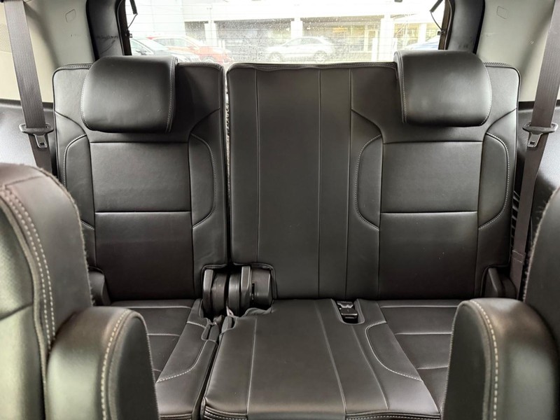 GMC Yukon Vehicle Image 11