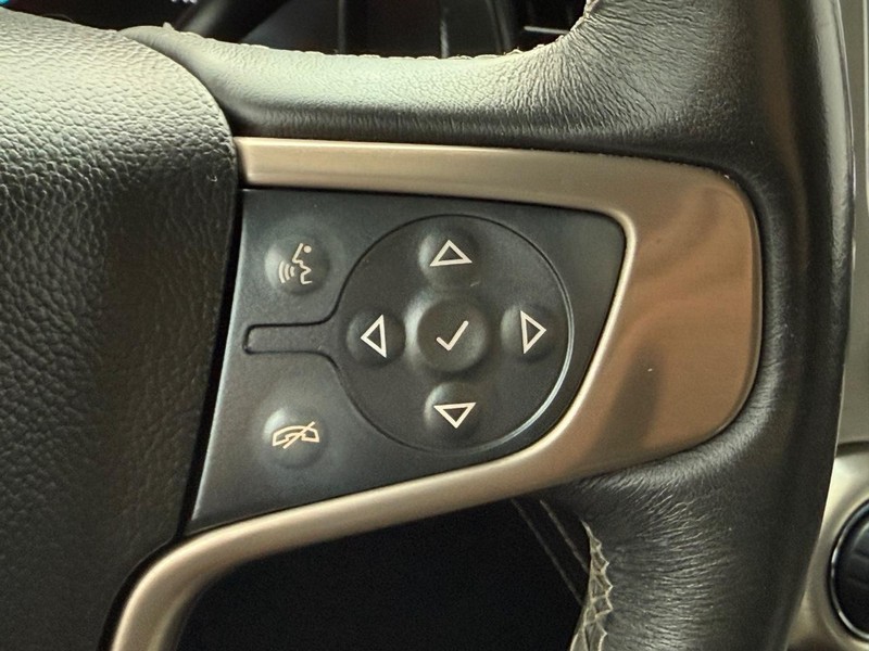 GMC Yukon Vehicle Image 18