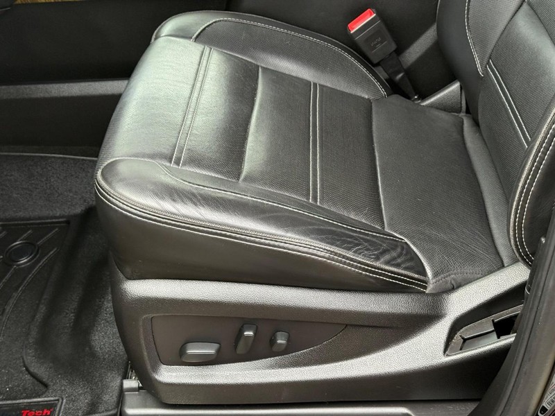 GMC Yukon Vehicle Image 23