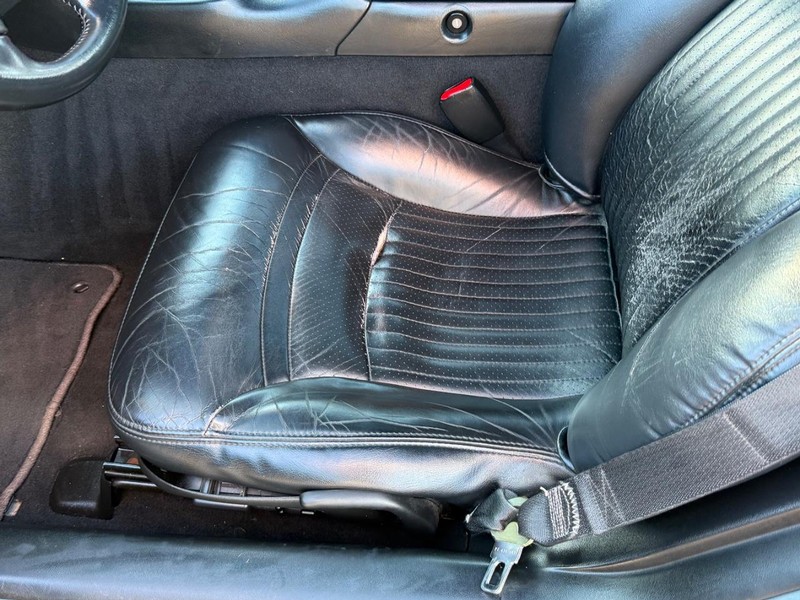 Chevrolet Corvette Vehicle Image 18