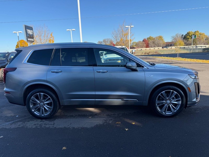 Cadillac XT6 Vehicle Image 02