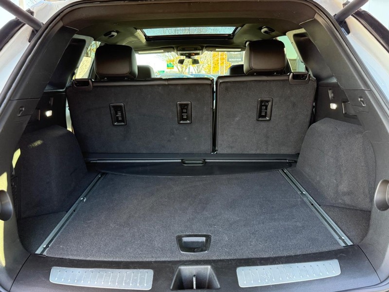 Cadillac XT5 Vehicle Image 05