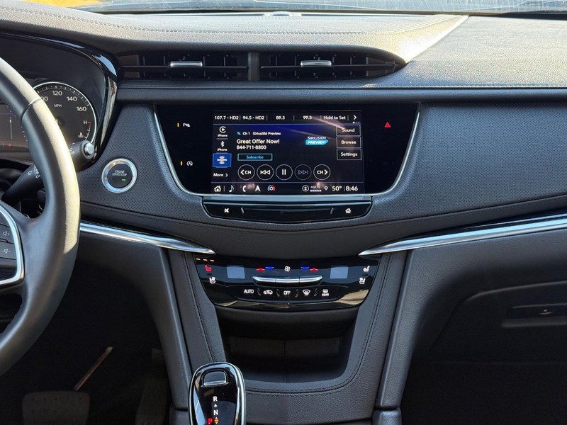 Cadillac XT5 Vehicle Image 12