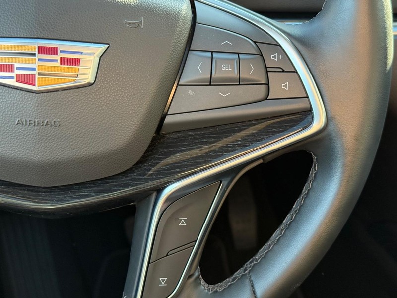 Cadillac XT5 Vehicle Image 18