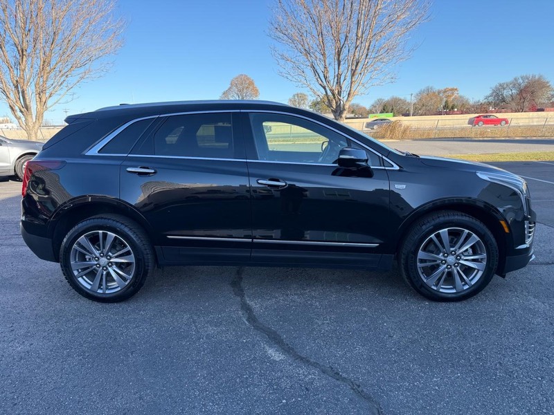 Cadillac XT5 Vehicle Image 02
