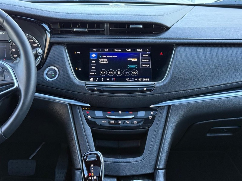 Cadillac XT5 Vehicle Image 12