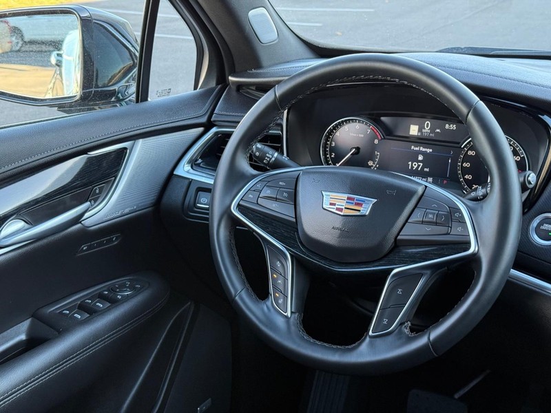 Cadillac XT5 Vehicle Image 14