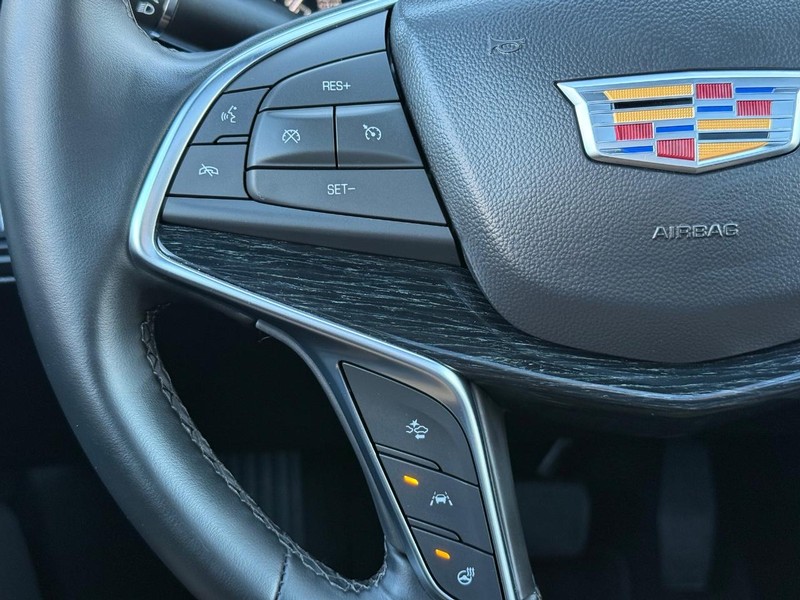 Cadillac XT5 Vehicle Image 17