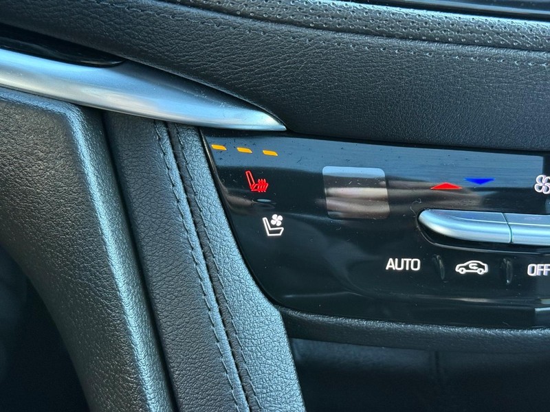 Cadillac XT5 Vehicle Image 21