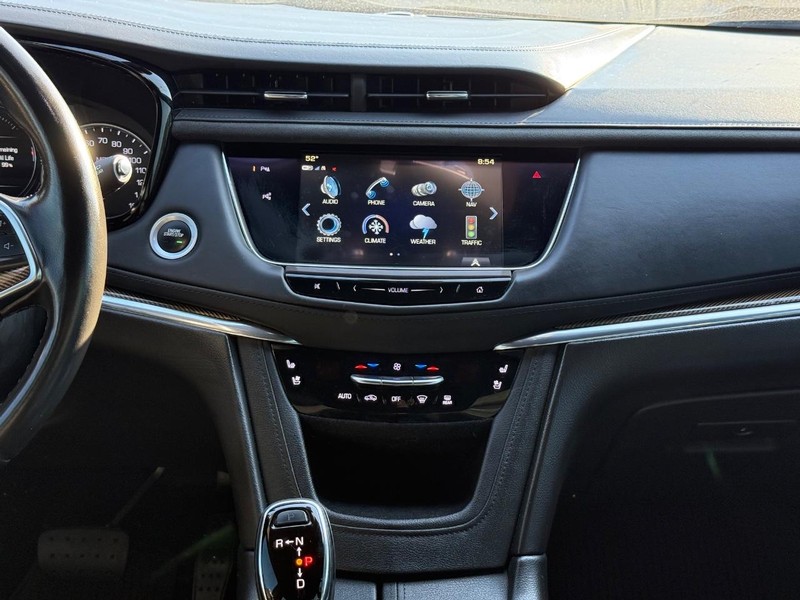 Cadillac XT5 Vehicle Image 12