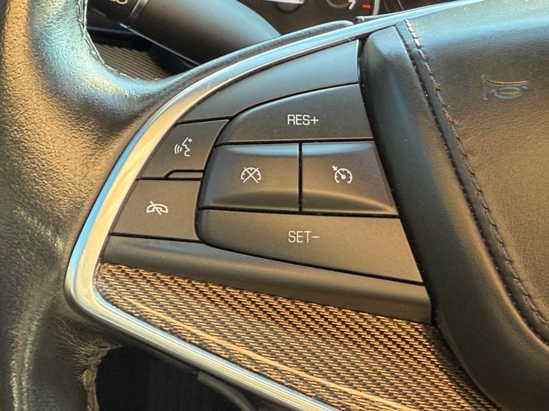 Cadillac XT5 Vehicle Image 17