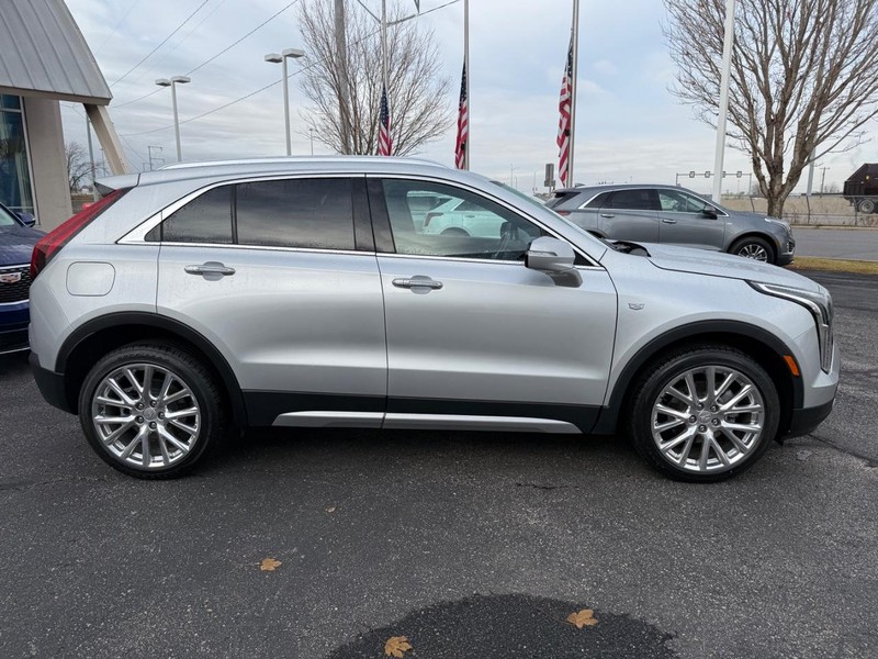 Cadillac XT4 Vehicle Image 02
