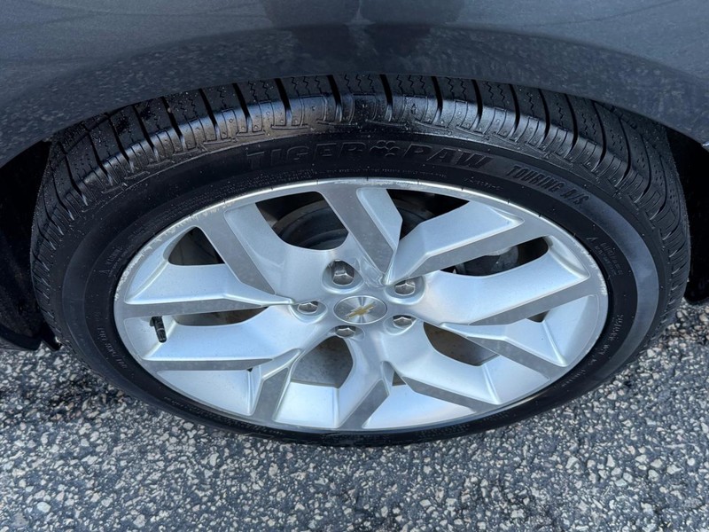 Chevrolet Impala Vehicle Image 07