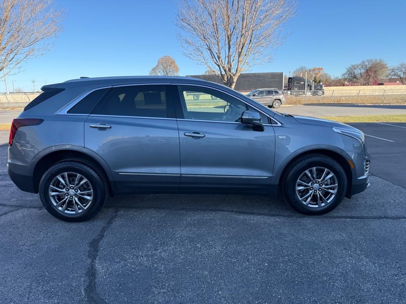 Cadillac XT5 Vehicle Image 02