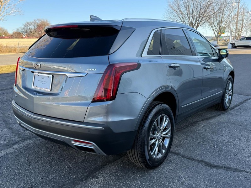 Cadillac XT5 Vehicle Image 03