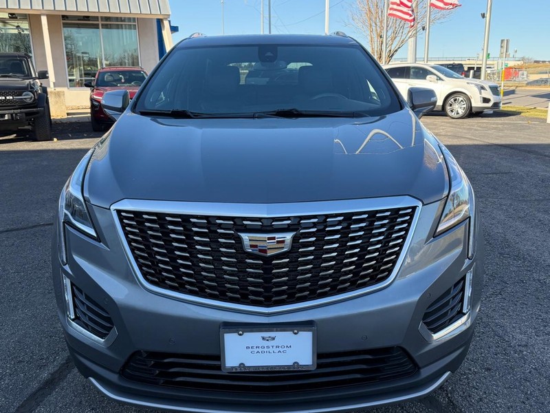Cadillac XT5 Vehicle Image 09