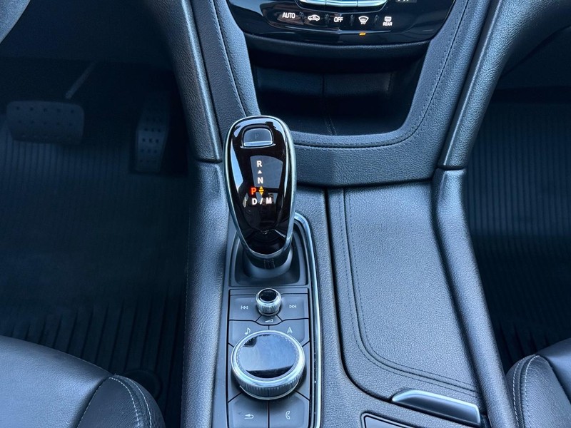 Cadillac XT5 Vehicle Image 13