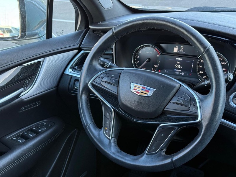 Cadillac XT5 Vehicle Image 14