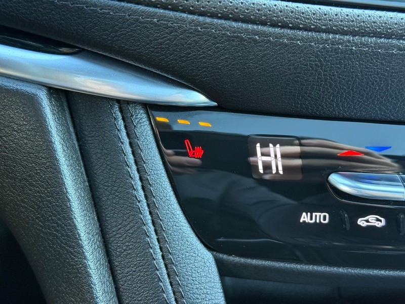 Cadillac XT5 Vehicle Image 21